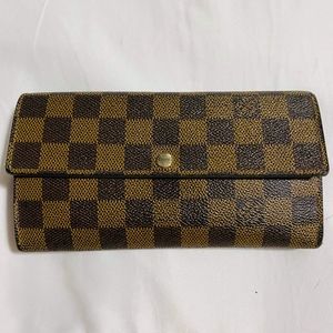 LV Sarah wallet